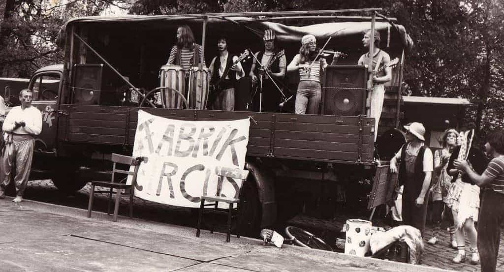 02-1984-circus-band