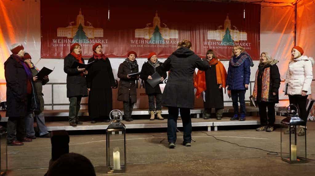 04-2013-Chorabella-auf-dem-Weihnachtsmarkt